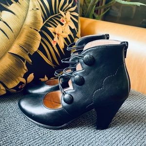 Miz Mooz Camilla Black Leather Ankle Boots Booties size 7.5 EU 38 EUC Like New